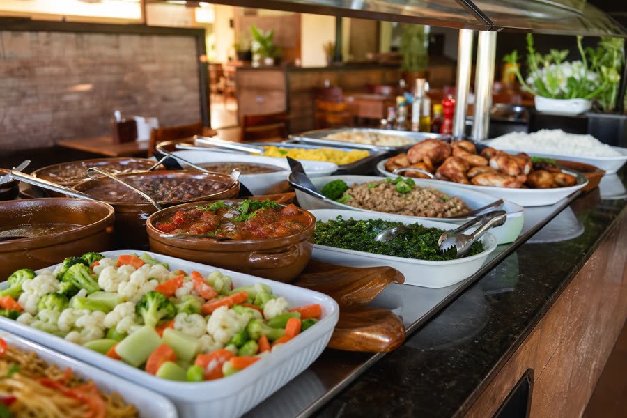 Buffet fresco de almoço caseiro